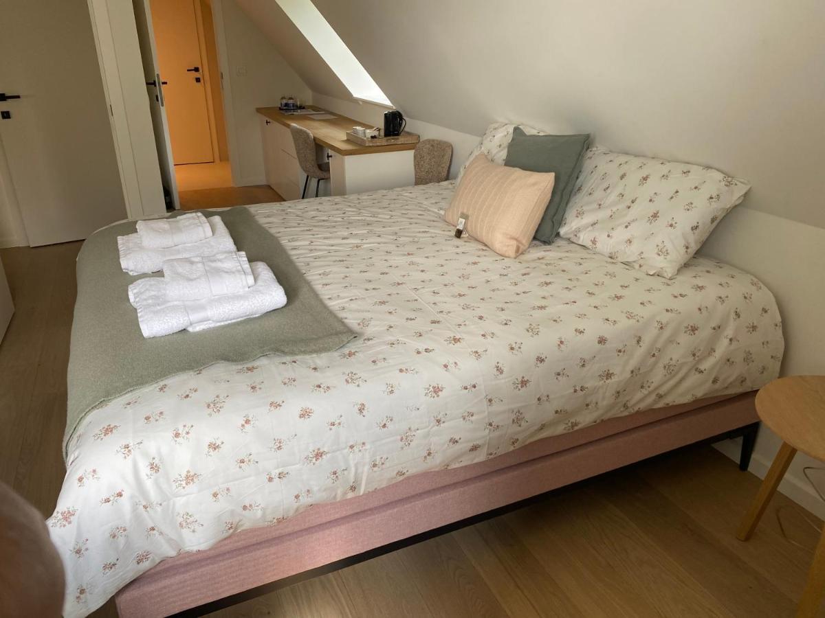 Les Cigognes Bed & Breakfast Knokke-Heist Bagian luar foto